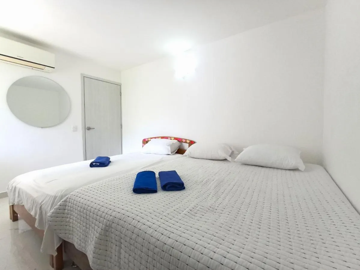 Apartamento con Balcón - Cerca al Mar Santa Marta